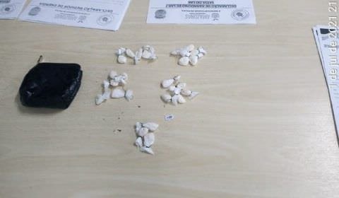 Casal é flagrado com drogas e dinheiro em Manaus