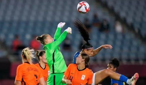 Futebol feminino: Brasil empata com a Holanda e fica perto da classificação