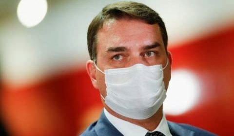 Flavio Bolsonaro tenta adiar revisão de foro privilegiado por STF; entenda