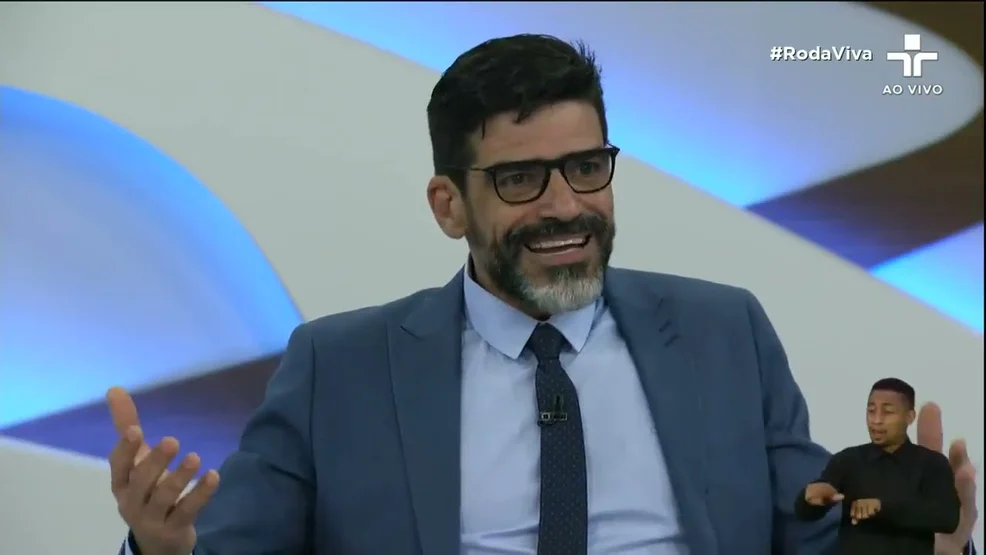Direção da PF quer calar policiais, diz Alexandre Saraiva