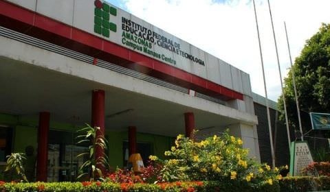 Trabalhadores nascidos em maio podem sacar auxílio emergencial