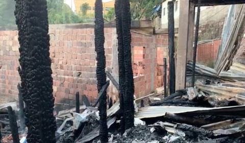 Bombeiros confirmam 9 casas consumidas pelo fogo em Manaus
