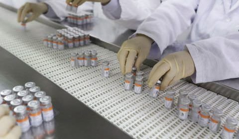 Butantan recebe 2 milhões de doses prontas da vacina CoronaVac
