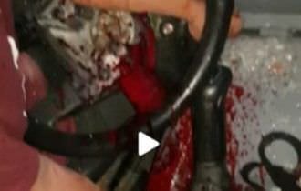 Motorista de micro-ônibus fica gravemente ferido em acidente de trânsito (vídeo)