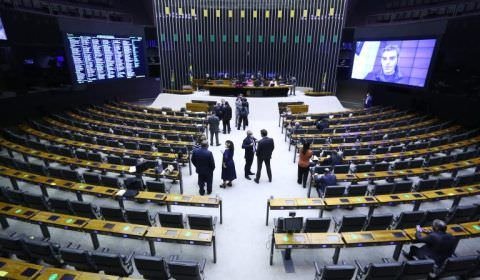 Câmara pode votar reforma eleitoral em 2º turno na terça-feira