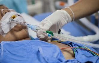 Pacientes entubados ficam mais de uma hora sem energia em hospital do AM