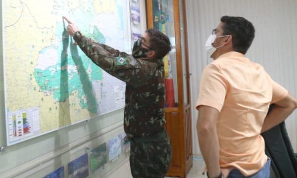 David Almeida busca, em parceria inédita com o Exército, construção de ciclovia na Ponta Negra