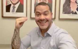 Adail Filho adere ao TikTok e alfineta aposição