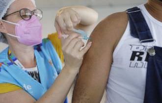 Vacina contra a Covid-19 está disponível em 36 pontos estratégicos nesta terça-feira em Manaus