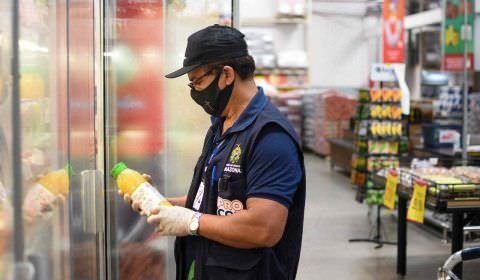 Procon-AM apreende produtos impróprios para o consumo em supermercado na zona oeste