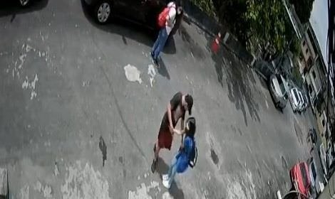 Armado com faca, homem rouba estudante no Santa Luzia, em Manaus (Veja o vídeo) 