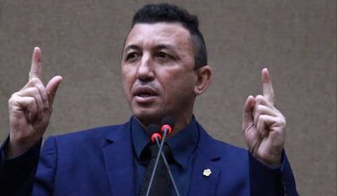 TRE-AM mantém reprovadas contas de Sassá da Construção