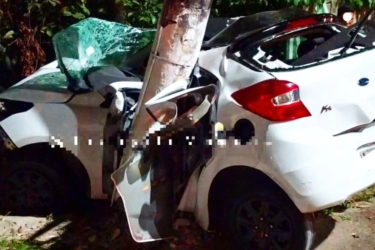 Adolescente de 17 anos morre após carro se chocar contra poste em Manaus