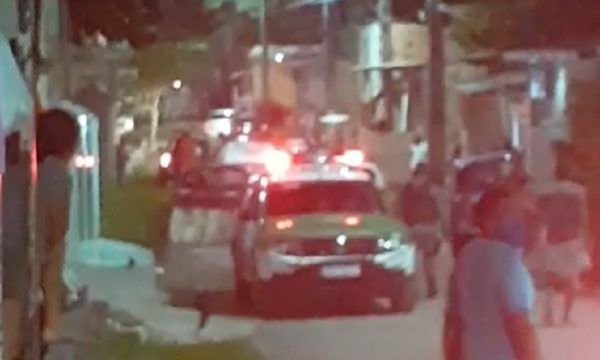 URGENTE: Motorista de aplicativo é assaltado no Jorge Teixeira (Veja o vídeo)