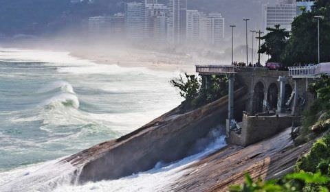 Justiça determina que família de vítima do desabamento de ciclovia seja indenizada em R$ 1,3 milhão; veja o momento da queda