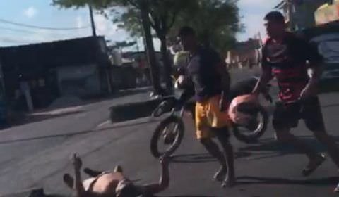 Motoristas saem na ‘porrada’ na avenida Cosme Ferreira (veja o vídeo)