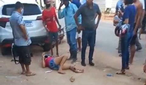 Mulher é atropelada e deixada para trás por comparsa durante assalto