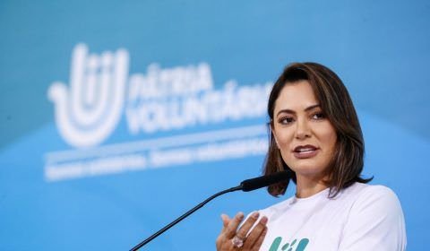 Michelle Bolsonaro dá resposta desconexa sobre mortes de carpas e moedas; 'verdade sempre prevalece'