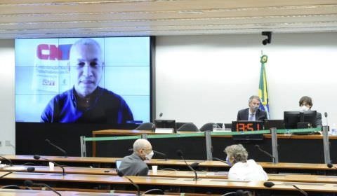 Trabalhadores da saúde e da educação pedem na Câmara o arquivamento da reforma administrativa