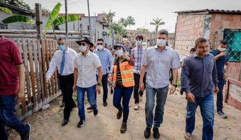 Prefeito David Almeida e vice Marcos Rotta dão início à revitalização da comunidade das Garças, no Novo Aleixo