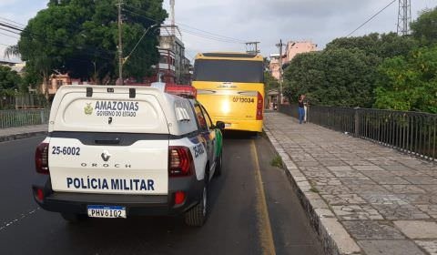 URGENTE: Bandidos roubam ônibus e dão um 'rolê' por Manaus