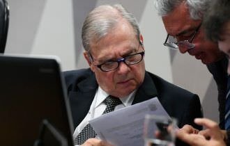 Jereissati desiste de pré-candidatura e anuncia apoio a Leite em prévias do PSDB
