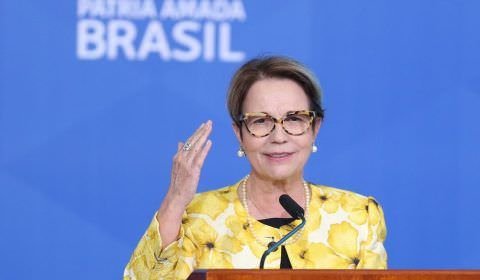 Ministra Tereza Cristina testa positivo para a Covid-19