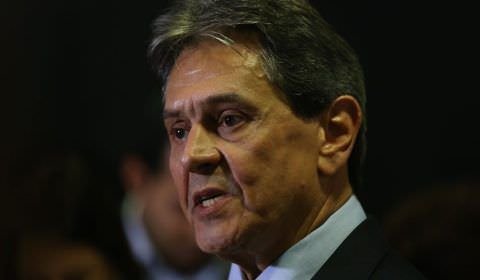 Roberto Jefferson passa a noite em hospital