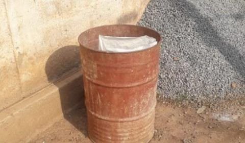 Bebê com cordão umbilical é encontrada dentro de lixo em Miguel Pereira.