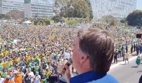 Bolsonaro exibe força e pode aprofundar crise politica vivida pelo Brasil