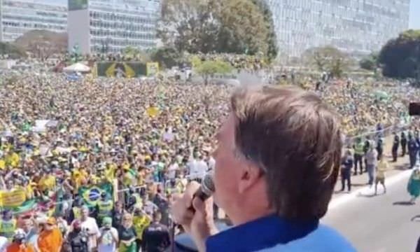 Bolsonaro exibe força e pode aprofundar crise politica vivida pelo Brasil