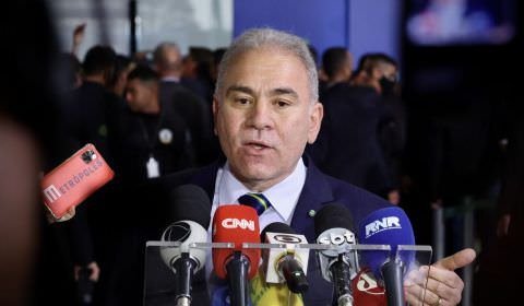 Brasil chega a 40% da população completamente vacinada contra covid-19