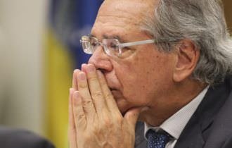 Comissão da Câmara convoca Guedes para explicar offshore