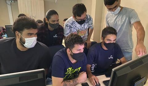 Alunos criam app que facilita busca por profissionais autônomos em Manaus