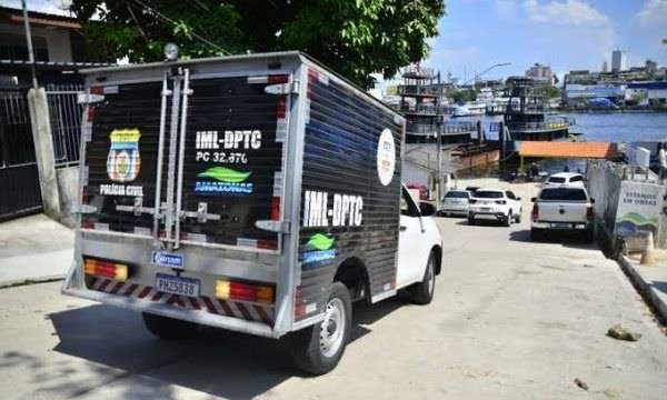 URGENTE: feto é encontrado boiando no Porto de Manaus