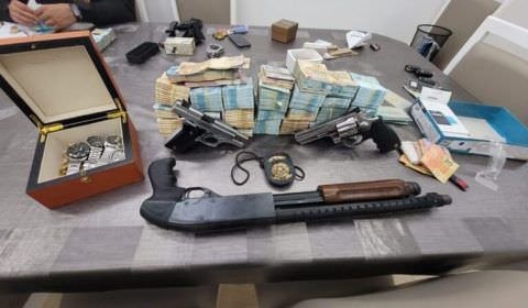 PF cumpre mandados de busca e apreensão em hotéis de Itacoatiara