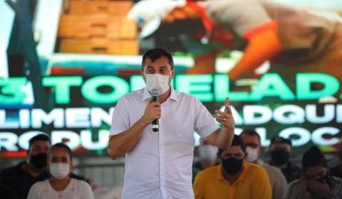 Wilson Lima firma convênios de R$ 490 mil para revitalizar Parque de Exposições e realizar Expopin, em Parintins