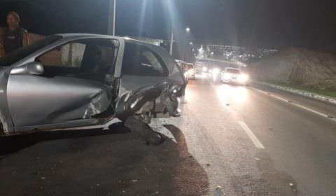 Grave acidente da avenida da Flores deixa parte da via congestionada