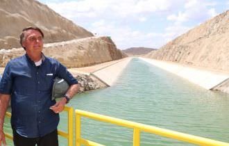Presidente anuncia apoio para 750 mil caminhoneiros comprarem diesel