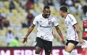 Copa do Brasil: Athletico-PR bate Flamengo no Maracanã e está na final
