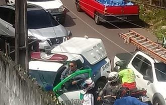 Criminoso faz idoso refém durante assalto em casa na zona oeste de Manaus