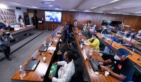 À CPI, vítimas da Covid-19 relatam luto e pedem por justiça e vacinas