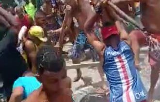 Homem é linchado após assalto frustrado (veja o vídeo)