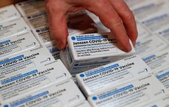 EUA autorizam doses de reforço para Moderna e Janssen e mistura de vacinas