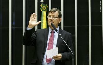 Deputado diz que Governo Bolsonaro quer dá calote nos professores