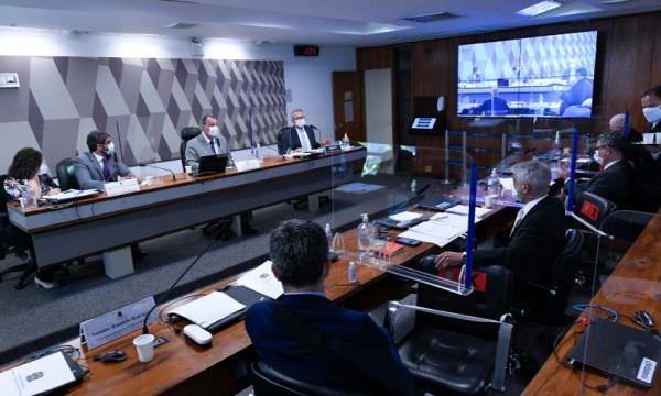 Lira diz ao STF que impeachment de presidente é “solução extrema”