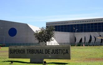 STJ revoga prisão de mulher que furtou macarrão e refrigerante