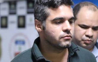 Enteado de Arthur Neto volta a sentar no banco dos réus nesta segunda-feira