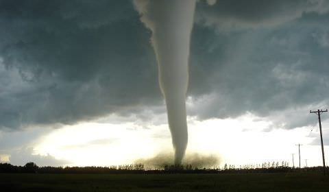 Tornado atinge Manaus e moradores se assustam (veja o vídeo)