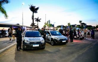 Guarda Municipal intensifica patrulha na Ponta Negra com veículos entregues pelo prefeito David Almeida